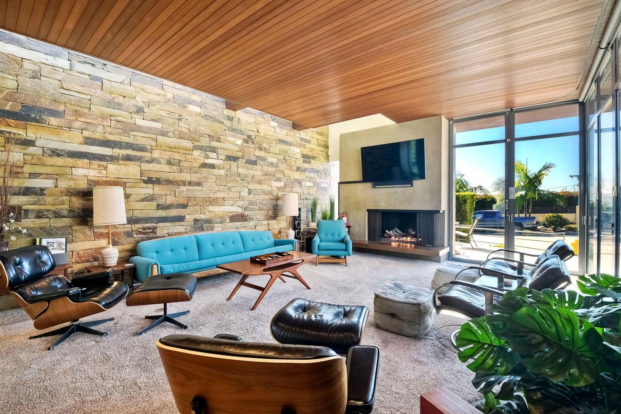 Mid-Century Modern, Award Winning Home, Hot Tub Oceanside Exterior photo